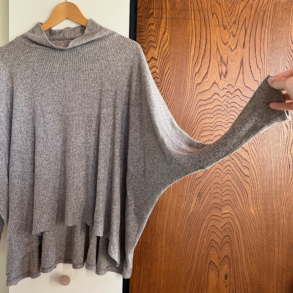 Self Contrast Marled Grey Mock Neck Light Sweater size S